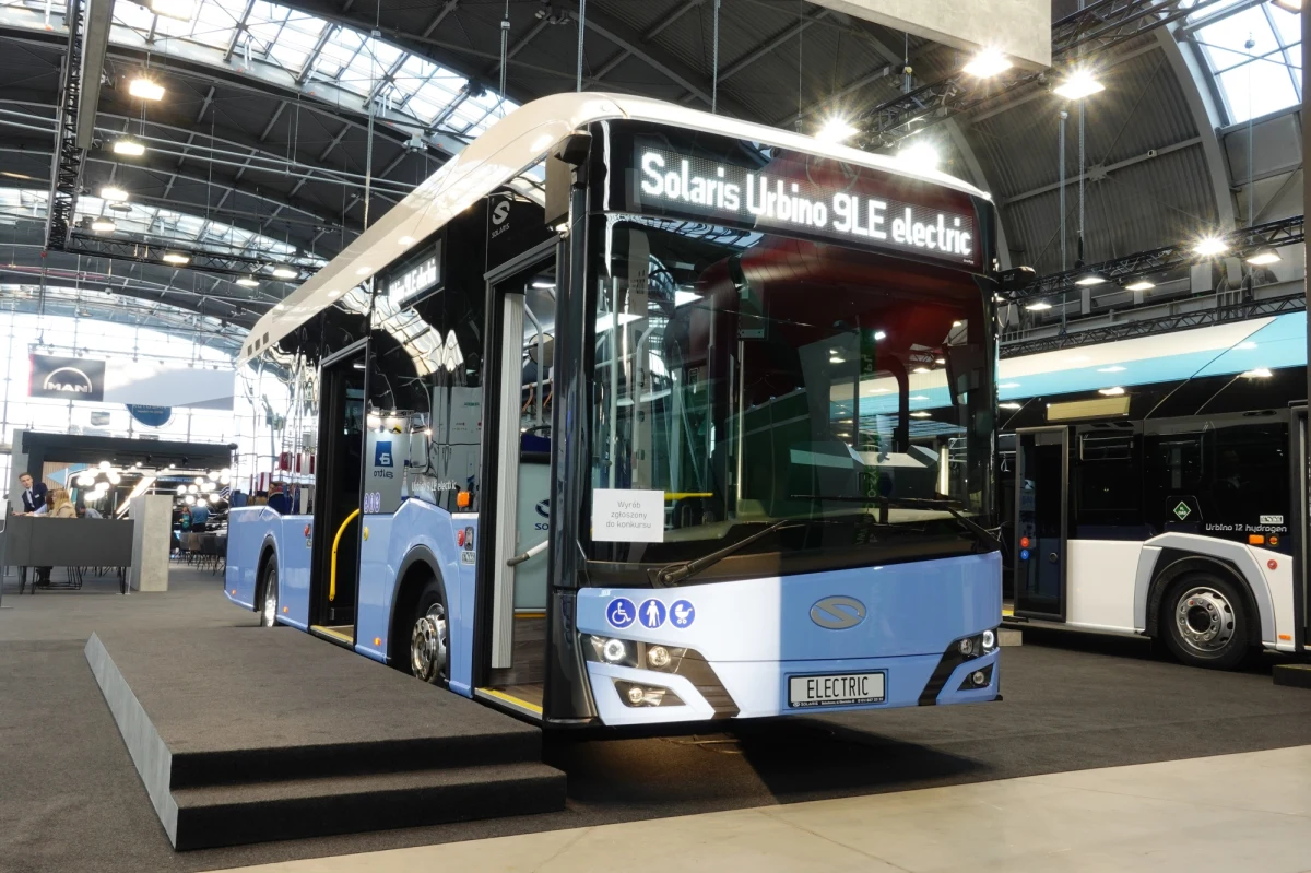 20 mln zł na zakup elektrycznych autobusów wraz z infrastrukturą , dostaną Ustrzyki Dolne z Narodowego Funduszu Ochrony Środowiska i Gospodarki Wodnej. Autobusy będą kursować po mieście ale także po okolicznych miejscowościach.