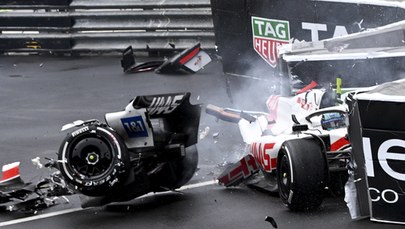 Formuła 1: Groźny wypadek Micka Schumachera. Bolid rozpadł się na dwie części [WIDEO]