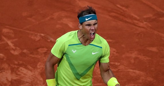 Rafael Nadal po trwającym blisko cztery i pół godziny meczu awansował do ćwierćfinału wielkoszlemowego turnieju French Open. Rozstawiony z numerem 5 hiszpański tenisista pokonał Kanadyjczyka Felixa Augera-Aliassime'a (nr 9.) 3:6, 6:3, 6:2, 3:6, 6:3.