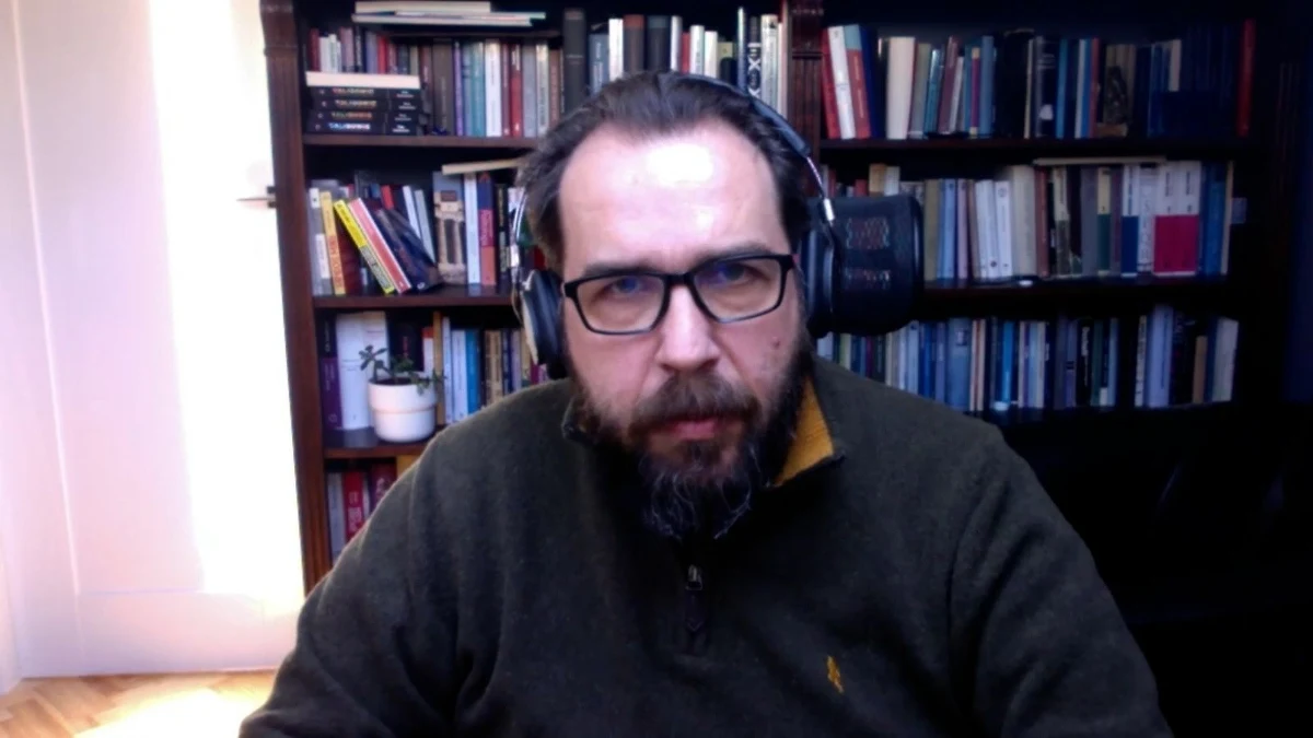 "Dla Ukrainy ważniejsze w tej chwili niż unijne sankcje ekonomiczne są dostawy broni, amunicji czy paliwa" – mówił w Popołudniowej rozmowie w RMF FM płk dr Piotr Łukasiewicz, były wojskowy i ambasador Polski w Afganistanie. "To rażenie sankcjami to wszyscy sobie z tego zdajemy sprawę, jeśli zadziała, to zadziała w takim dłuższym terminie, nie będzie wpływało na natychmiastowe przerwanie walk" – dodawał.