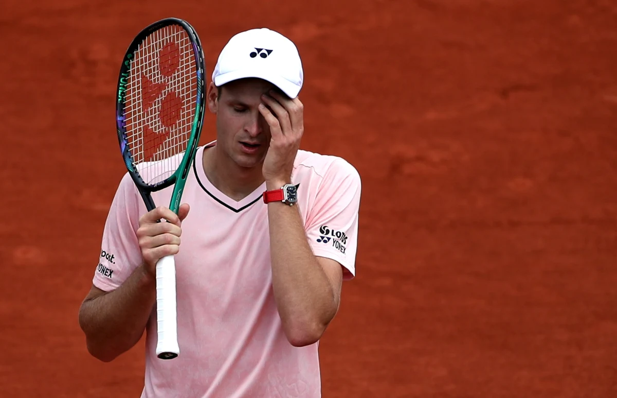 Rozstawiony z numerem 12 Hubert Hurkacz przegrał z grającym z "ósemką" norweskim tenisistą Casperem Ruudem i odpadł w 1/8 finału wielkoszlemowego French Open. W paryskiej imprezie Polak nigdy wcześniej tak daleko nie zaszedł.