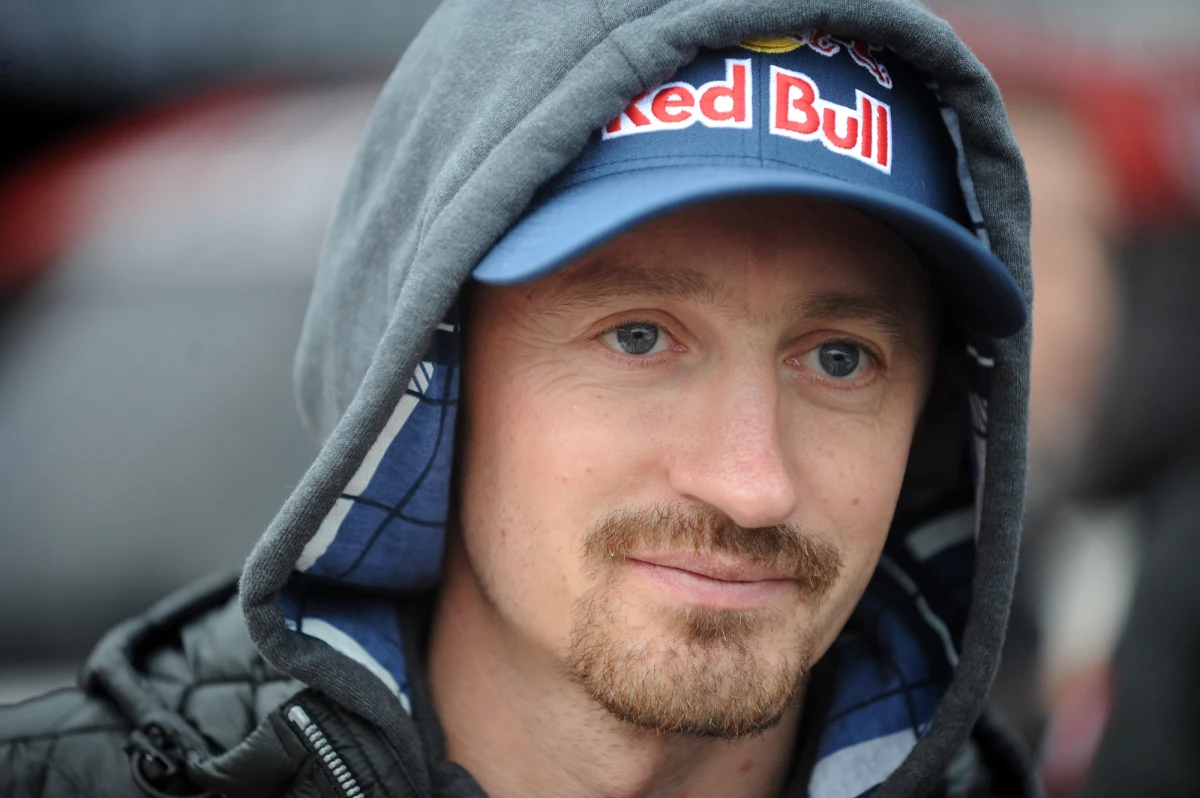 Adam Małysz potwierdził oficjalnie, że będzie kandydował na prezesa Polskiego Związku Narciarskiego. Wybór następcy Apoloniusza Tajnera, który zgodnie z prawem nie może się ubiegać o kolejną kadencję, nastąpi 25 czerwca.