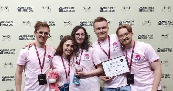 Stworzona przez studentów Politechniki Łódzkiej gra "Bzzz! - Together in Power" zwyciężyła w kategorii Best Gameplay konkursu Indie Showcase na międzynarodowej konferencji Game Access Conference odbywającej się w Brnie (Czechy).
