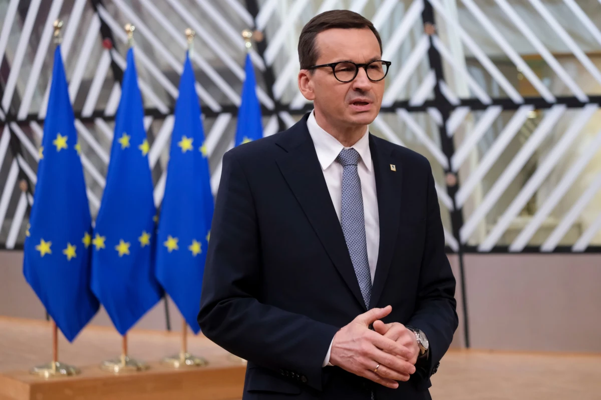 ​Dzisiaj solidarność i jedność w Radzie Europejskiej i Unii Europejskiej zatriumfowały - mówił w Brukseli polski premier Mateusz Morawiecki o porozumieniu liderów UE ws. embarga na rosyjską ropę.