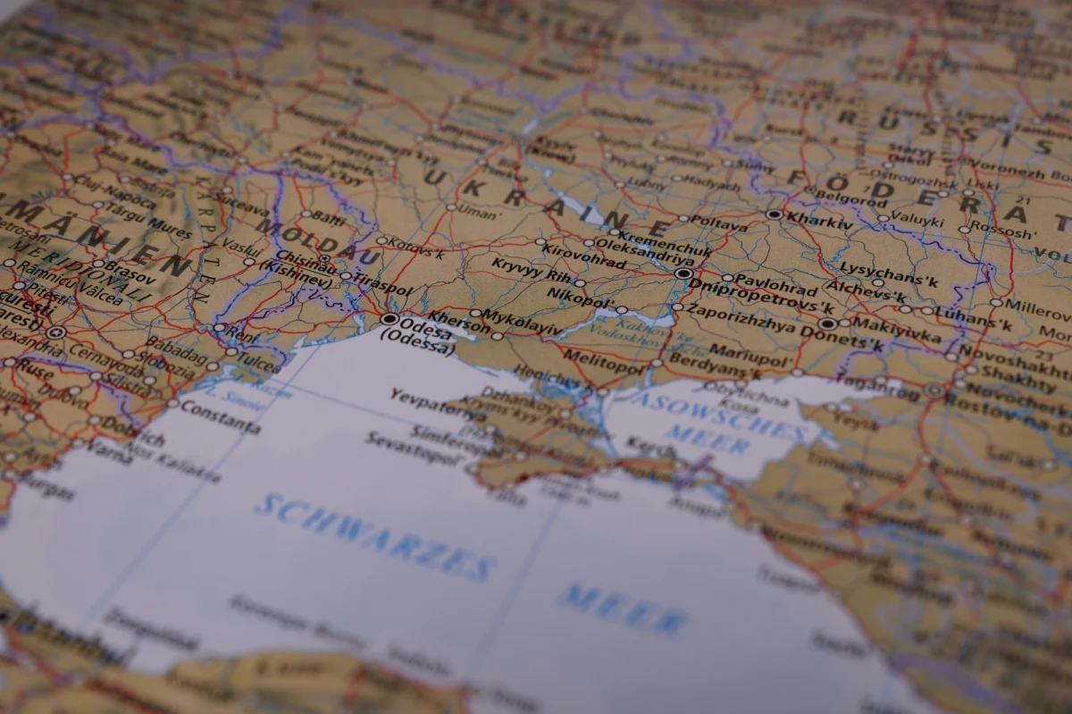 ​Nowe władze Osetii Południowej, jednego z dwóch separatystycznych regionów Gruzji,  poinformowały w poniedziałek, że rezygnują z organizacji referendum w sprawie integracji z Rosją - poinformowała agencja AFP.