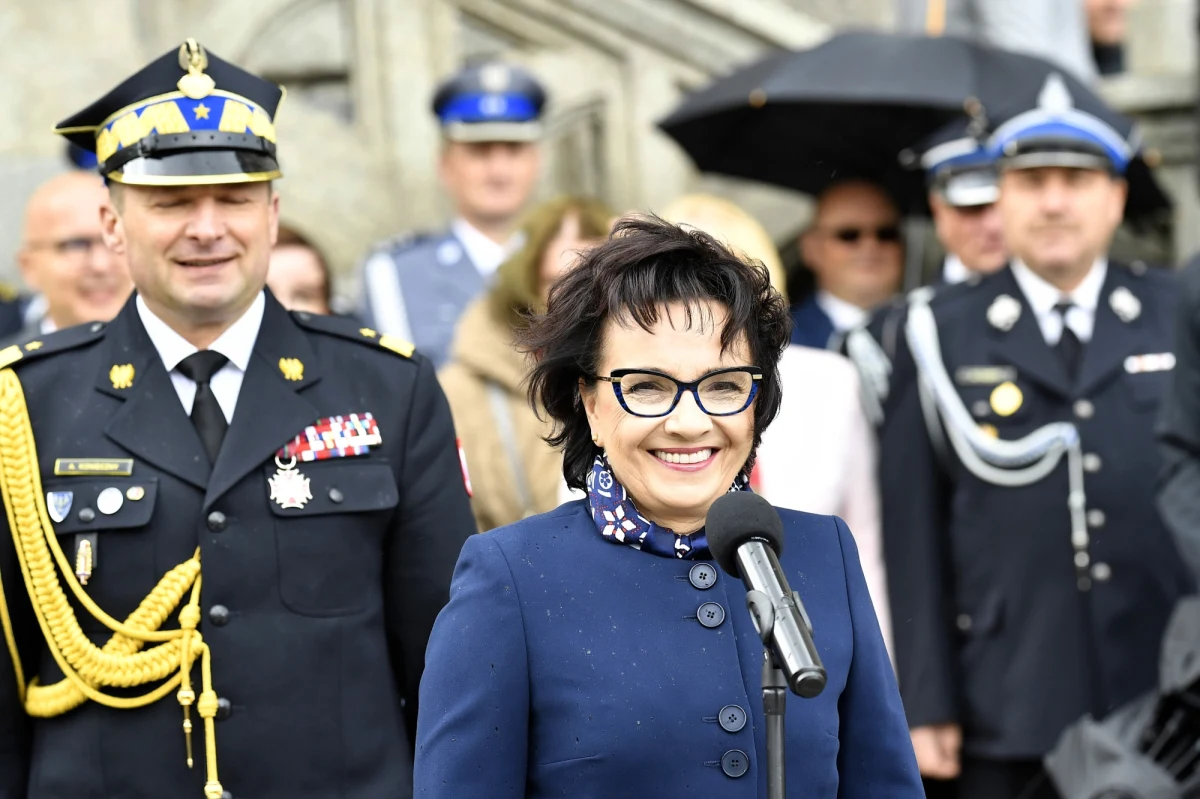 Śledczy nie widzą żadnego problemu w tym, że marszałek Sejmu nie stawia się na świadka przed NIK-iem, czym zablokowała kontrolę rządowego programu Polskie Szwalnie. Jak dowiedział się reporter RMF FM, prokuratura odmówiła wszczęcia śledztwa w sprawie blokowania działań kontrolerów przez Elżbietę Witek. 