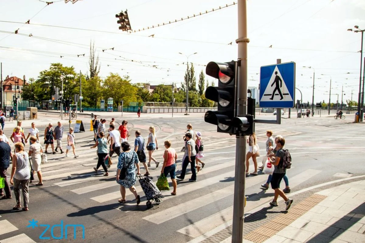 We wtorek, 31 maja zostanie wyłączona sygnalizacja świetlna na skrzyżowaniu ul. Roosevelta z ul. Dąbrowskiego i mostem Teatralnym. Wszystko z powodu wymiany okablowania 

