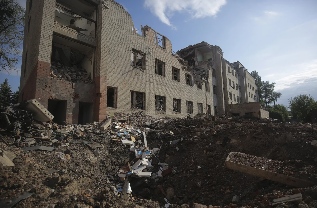 Ukraińskie Ministerstwo Spraw Zagranicznych oświadczyło, że poprzez dekret upraszczający nadawanie rosyjskiego obywatelstwa ukraińskim dzieciom Władimir Putin faktycznie zalegalizował porywanie dzieci z Ukrainy.