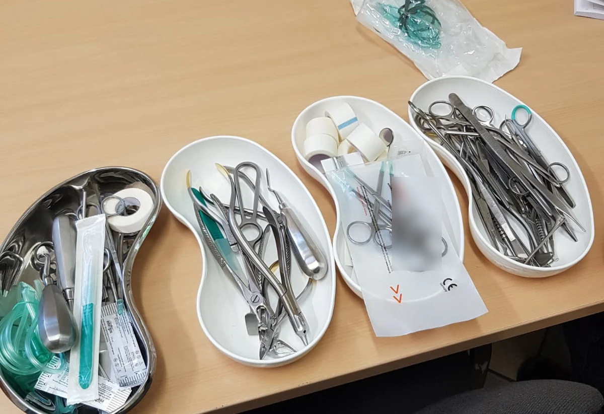 Policjanci z warszawskiego Bemowa zatrzymali mężczyznę podejrzanego o kradzież sprzętu stomatologicznego, który później chciał sprzedać na portalu społecznościowym. 46-latkowi grozi do 5 lat więzienia. 