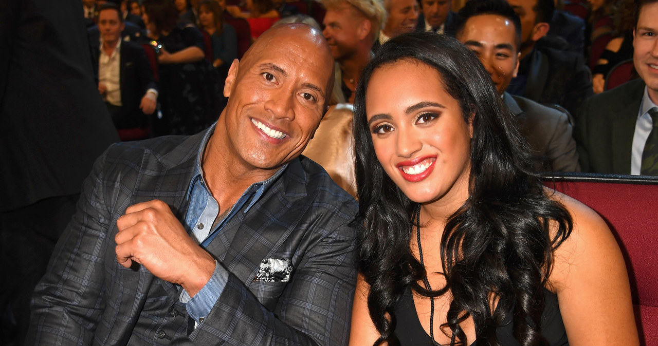 Zanim The Rock został gwiazdorem filmowym, przez lata z powodzeniem uprawiał wrestling. Teraz w jego ślady idzie jego najstarsza córka. Simone Johnson przygotowuje się właśnie do debiutanckiej walki na ringu.