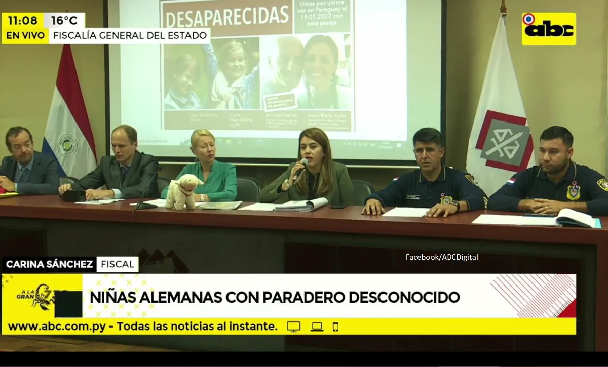 „Całą nadzieję pokładam w Paragwajczykach. Proszę, pomóżcie nam. Jestem zdesperowaną matką” – błagała ze łzami w oczach Anne Maja Reiniger-Egler podczas poniedziałkowej konferencji prasowej dotyczącej zaginięcia jej córki. 10-letnia Clara i jej rówieśniczka Lara są poszukiwane od 27 listopada. Dziewczynki zostały wywiezione do Paragwaju przez ojca Clary i matkę Lary, którzy uciekli do Ameryki Południowej, by rozpocząć życie w antyszczepionkowej i negującej pandemię niemieckiej społeczności.