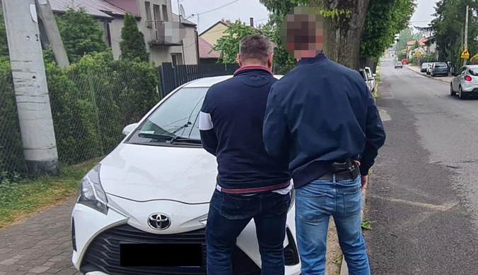 Warszawa: Paser ukrył się przed policją w łóżku sąsiadki