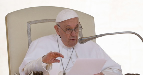 Papież Franciszek w czasie audiencji generalnej wyraził zaniepokojenie faktem, że z powodu wojny blokowany jest eksport zboża z Ukrainy. "Proszę o to, by nie wykorzystywać zboża, podstawowej żywności, jako broni" - wezwał.