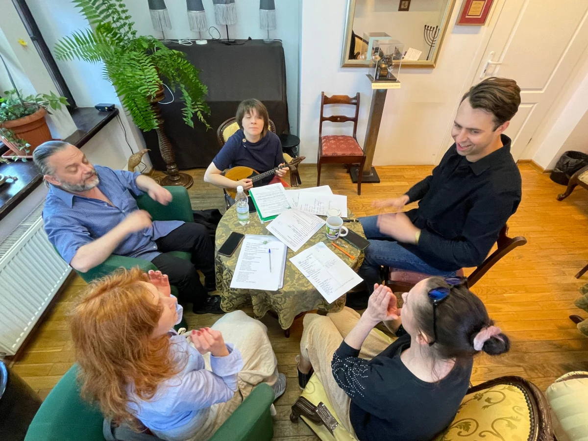 Z okazji Dnia Dziecka warszawskie teatry i muzea przygotowały dla najmłodszych widzów wiele atrakcji. 1 czerwca w stołecznym Teatrze Lalka odbędzie się m.in premiera "Dzieci z Bullerbyn" na podstawie książki Astrid Lindgren, a Muzeum Sztuki Nowoczesnej przygotowało warsztaty tworzenia łódek.