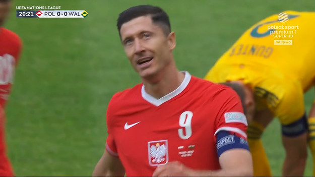 Świetna okazja Lewandowskiego podczas meczu Polska – Walia.

Składy spotkania:

Polska: Grabara – Bereszyński, Glik, Bednarek, Puchacz – Klich, Krychowiak, Góralski – Zieliński – Lewandowski (C), Buksa.
Rezerwowi: Drągowski, Skorupski – Grosicki, Kamiński, Pestka, Kędziora, Piątek, D. Szymański, Świderski, Zalewski, Żurkowski, Wieteska.
Trener: Czesław Michniewicz

Walia: Ward – Gunter (C), Mepham, Norrington-Davies – Levitt, Morrell, Smith, Burns, J. Williams – Moore, D. James.
Rezerwowi: A. Davies, Hennessey – Ampadu, Denham, Harris, T. Roberts, Matondo, Rodon, Thomas, N. Williams, Wilson.
Trener: Rob Page
