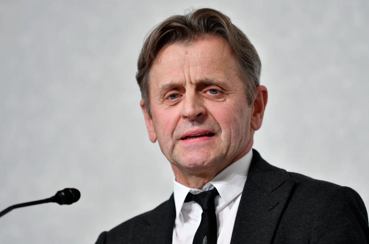 Michaił Barysznikow, słynny tancerz baletowy i aktor, opublikował list otwarty do prezydenta Rosji Władimira Putina. Zaprotestował przeciwko zablokowaniu strony internetowej projektu Prawdziwa Rosja. "Pański rosyjski świat, świat strachu, się nie ziści" - zapewnił Barysznikow.