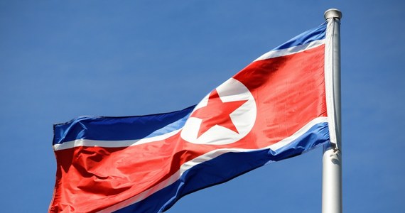 Światowa Organizacja Zdrowia (WHO) poinformowała, że według jej szacunków dotyczących rozprzestrzeniania się koronawirusa w Korei Północnej, sytuacja w tym kraju pogarsza się. Eksperci WHO skarżą się na brak informacji i współpracy ze strony władz w Pjongjangu. 