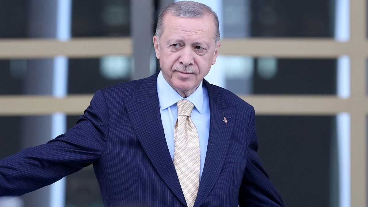 Zwróciliśmy się do ONZ i innych organizacji z wnioskiem, by międzynarodowa nazwa naszego kraju brzmiała odtąd nie "Turkey" (z języka angielskiego), ale "Turkiye" (z języka tureckiego) - oświadczyl szef dyplomacji Turcji Mevlut Cavusoglu, cytowany przez agencję Anatolia.