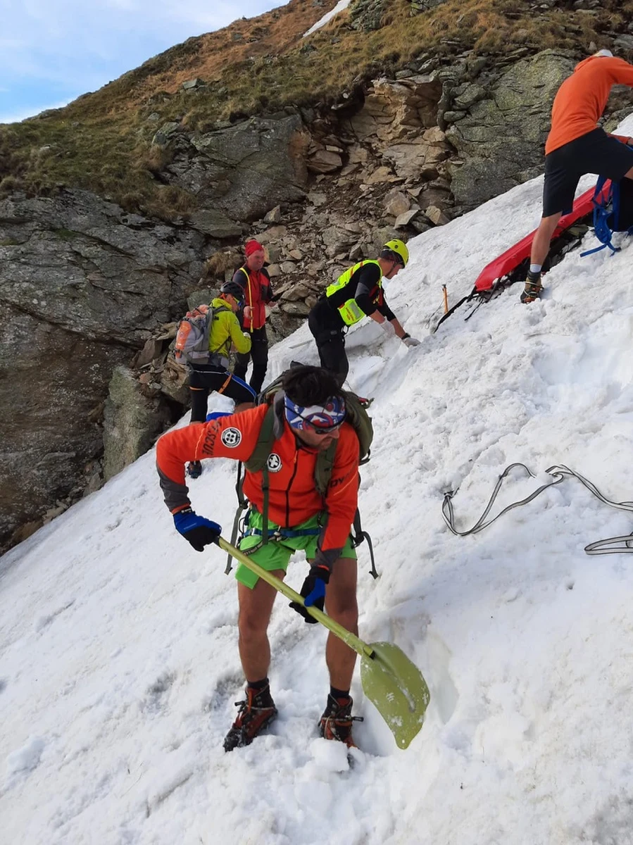 Słowaccy ratownicy odnaleźli ciało polskiego turysty, który był poszukiwany w Tatrach Zachodnich od 13 stycznia. 58-latek zginął w rejonie Raczkowej Czuby. Niestety obfite opady śniegu w styczniu zatarły wszelkie ślady. Na ciało 58-latka natrafiono dopiero wczoraj. 