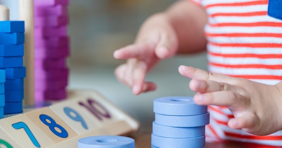 Do tej pory rodzice i opiekunowie złożyli wnioski o tzw. świadczenie żłobkowe obejmujące blisko 110 tys. dzieci. Dofinansowanie przyznano już na 74,6 tys. z nich – poinformowało Ministerstwo Rodziny i Polityki Społecznej.