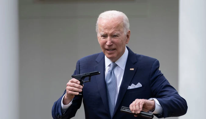 Masowe strzelaniny. Biden chce ograniczeń w dostępie do broni 