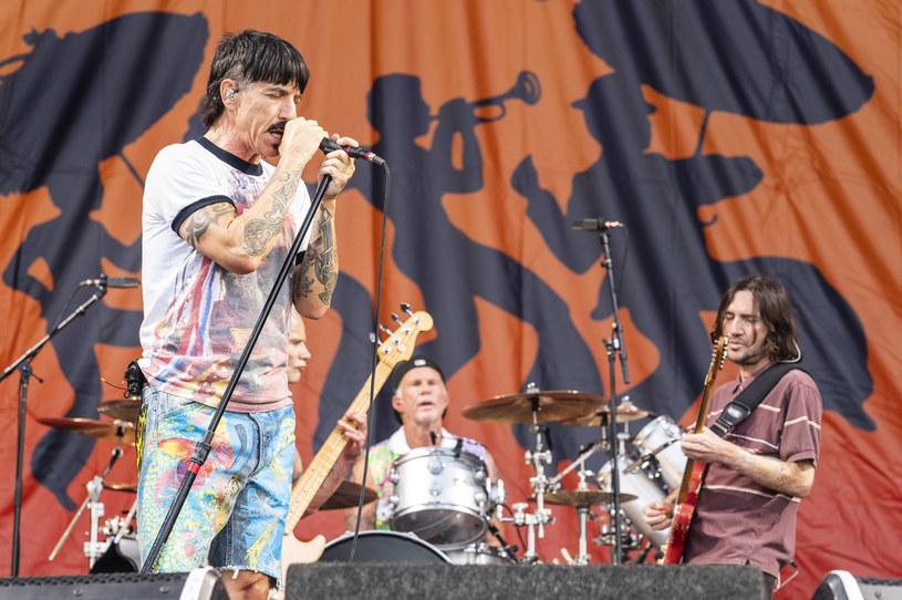 2 miesiące po wydaniu płyty "Unlimited Love", Red Hot Chili Peppers wypuszczają nowy utwór. "Nerve Flip" był wcześniej dostępny jedynie na japońskim wydaniu płyty - teraz Anthony Kiedis i spółka udostępnili go słuchaczom na całym świecie.