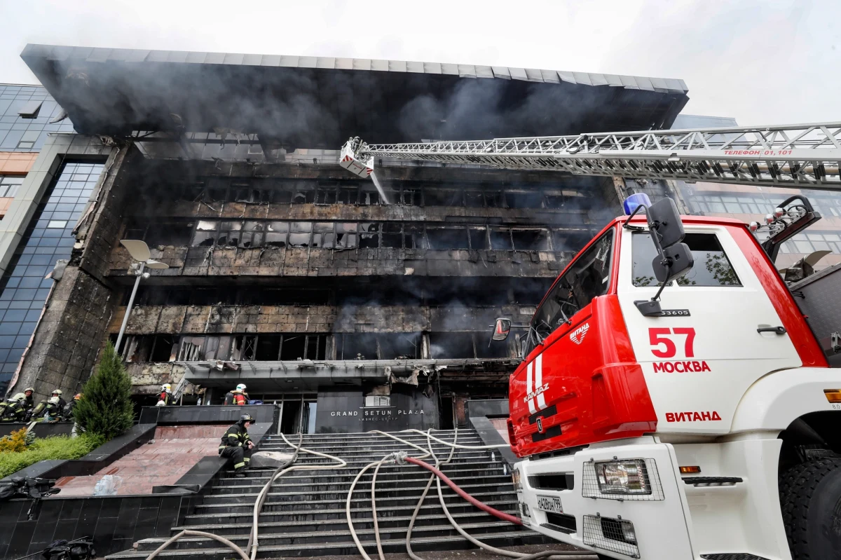 W centrum biznesowym Grand Setun Plaza w Moskwie wybuchł pożar, który objął powierzchnię tysiąca metrów kwadratowych; z budynku ewakuowano około 120 osób - poinformowała agencja Reutera za Ministerstwem ds. Sytuacji Nadzwyczajnych (MCzS) Rosji.