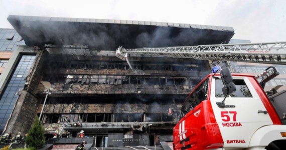 W centrum biznesowym Grand Setun Plaza w Moskwie wybuchł pożar, który objął powierzchnię tysiąca metrów kwadratowych; z budynku ewakuowano około 120 osób - poinformowała agencja Reutera za Ministerstwem ds. Sytuacji Nadzwyczajnych (MCzS) Rosji.