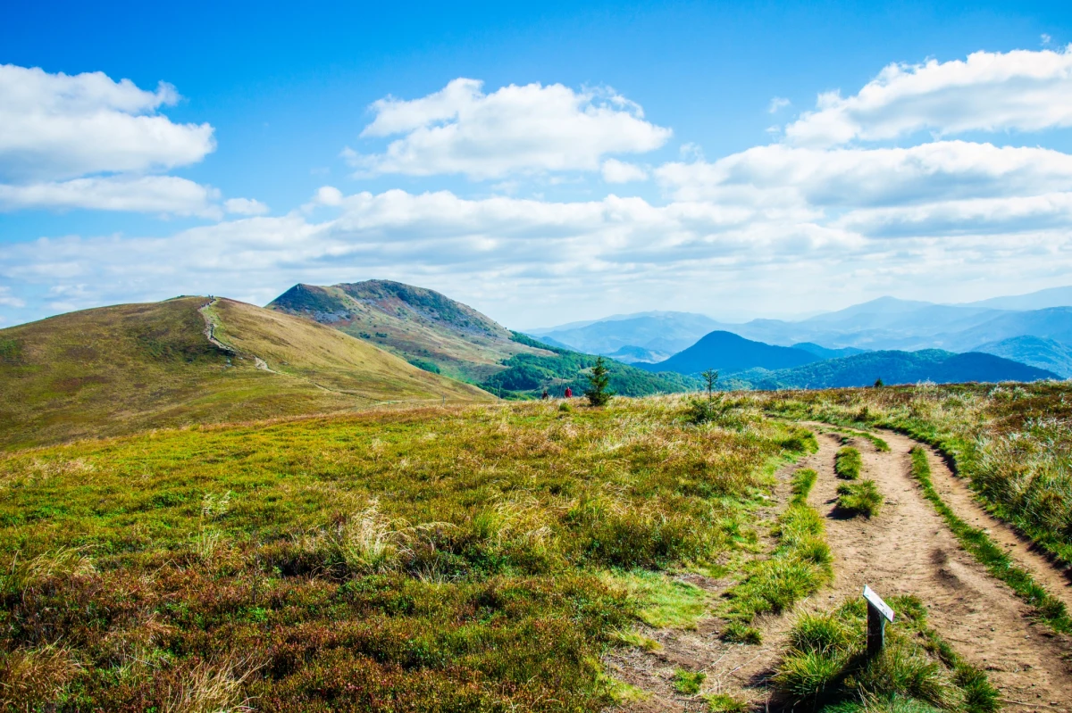 W Bieszczadach przed długim weekendem czerwcowym w hotelach, pensjonatach i gospodarstwach agroturystycznych nie brakuje wolnych miejsc noclegowych. Ceny usług turystycznych są zróżnicowane.