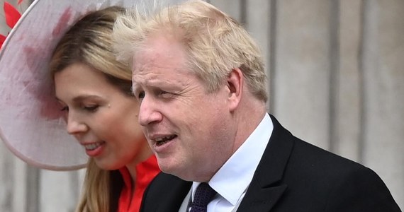 Nowe wsparcie dla Ukrainy nie osłabnie, dopóki Ukraińcy nie zaznają pokoju i wolności, na które ich bohaterstwo zasługuje - oświadczył brytyjski premier Boris Johnson w 100. dzień inwazji Rosji na Ukrainę. 