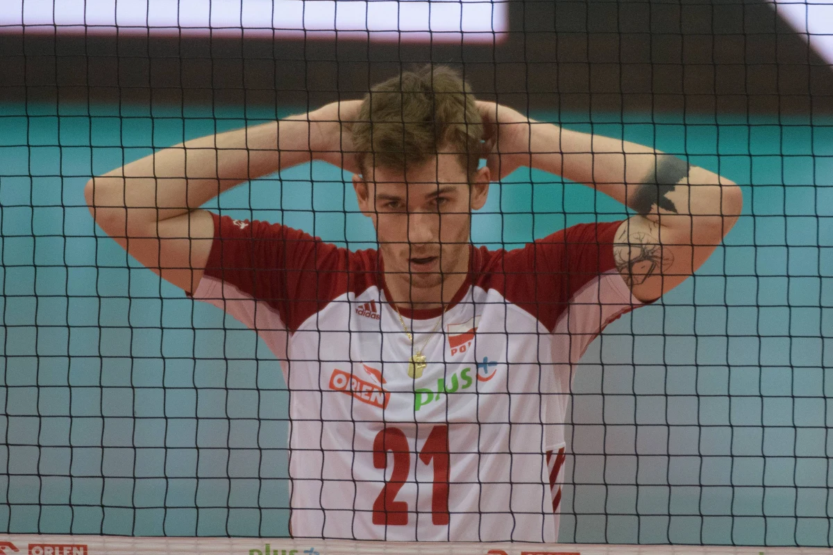 "Mamy wszystko, żeby to zrobić. Mamy niesamowitą kadrę ze wspaniałymi zawodnikami" – mówi w RMF FM przyjmujący reprezentacji Polski Tomasz Fornal, który znalazł się w szerokiej kadrze na Ligę Narodów. Rozpoczynający się w przyszłym tygodniu turniej będzie poligonem doświadczalnym przed imprezą sezonu, jaką są w tym roku mistrzostwa świata. 