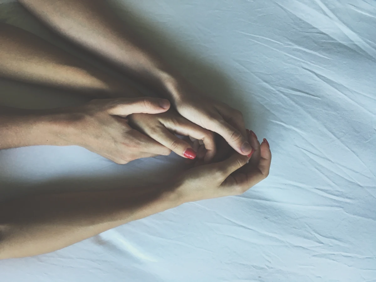 ​W kwietniu w Czeczenii zaginęły trzy osoby, które brały udział w seksie grupowym. Chodzi m.in. o dwóch urzędników autonomicznej republiki. Jak podaje portal Kavkaz Realii, cała trójka nie żyje i została pochowana w nieoznaczonych grobach w jednej ze wsi.