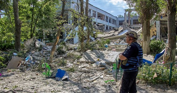 ​Przedstawiciele Unii Europejskiej, Stanów Zjednoczonych i Wielkiej Brytanii w ostatnich tygodniach regularnie spotykali się, by omówić plan zakończenia wojny w Ukrainie - informuje telewizja CNN, powołując się na swoje źródła. W rozmowach nie bierze udziału Kijów.