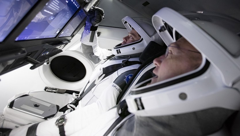Rusia telah santai.  Mereka akan mengirim astronot ke orbit dengan kapsul Elon Musk