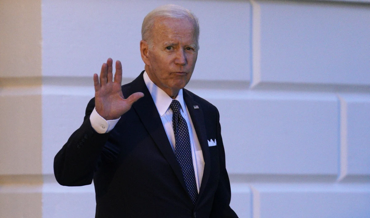 Mały prywatny samolot omyłkowo wleciał w sobotę w zamkniętą przestrzeń powietrzną w pobliżu wakacyjnego domu prezydenta USA Joe Bidena w stanie Delaware, co wymusiło krótkotrwałą ewakuację polityka i jego żony - poinformowały Biały Dom i Secret Service, cytowane przez agencję AP.