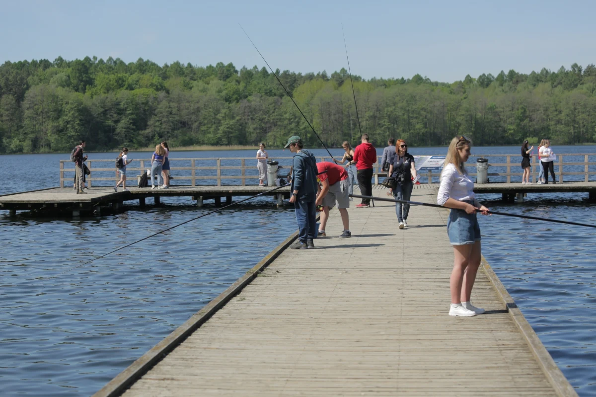 Kultowe molo w olsztyńskiej dzielnicy Kortowo zostało tymczasowo zamknięte. Powodem zawalenie się części obiektu. Stało się to w trakcie juwenaliów.
