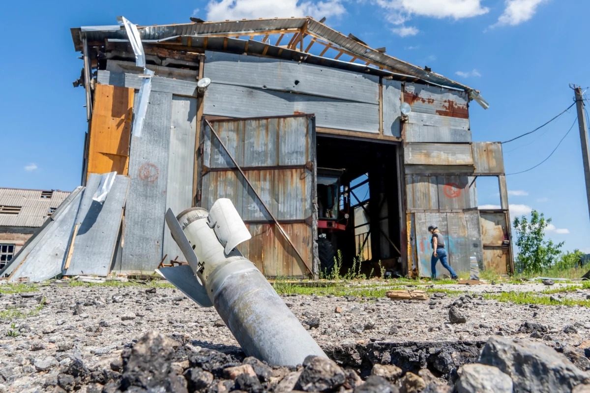 Rosyjscy żołnierze za wszelką cenę usiłują uniknąć bezpośredniego spotkania z siłami ukraińskimi na polu walki – oświadczył w niedzielę na Telegramie ukraiński wywiad wojskowy (HUR).