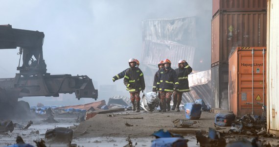 Do 49 wzrosła liczba ofiar śmiertelnych pożaru i eksplozji, do której doszło wczoraj w magazynie kontenerów w miejscowości Sitakunda, około 40 km od portowego miasta Ćittagong na południowym wschodzie Bangladeszu - poinformowały dziś władze. Ponad 300 osób jest rannych.