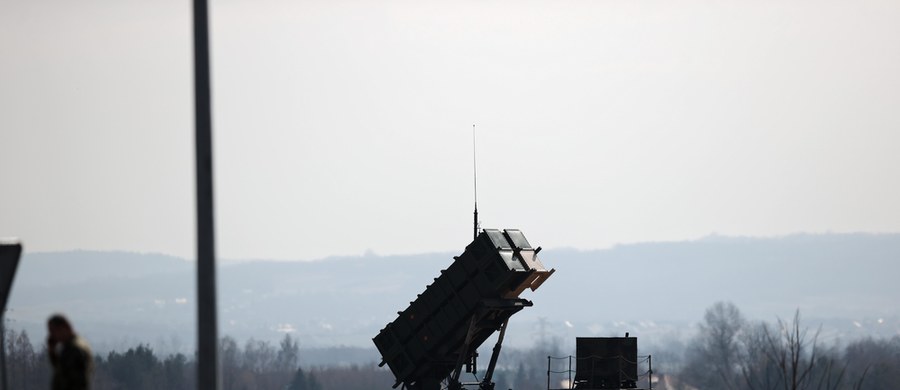 Wielka Brytania dostarczy Ukrainie wyrzutnie pocisków M270 MLRS, a także przeszkoli na swoim terytorium ukraińskich żołnierzy w zakresie ich obsługi - przekazał w wydanym w nocy z niedzieli na poniedziałek oświadczeniu brytyjski minister obrony Ben Wallace. O zamiarze przekazania M270 MLRS wspomniał już w miniony czwartek.