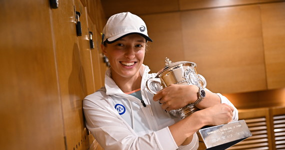 Po ponownym triumfie w turnieju Rolanda Garrosa Iga Świątek umocniła się na prowadzeniu w światowym rankingu WTA. Przewaga polskiej tenisistki nad rywalkami jest gigantyczna.