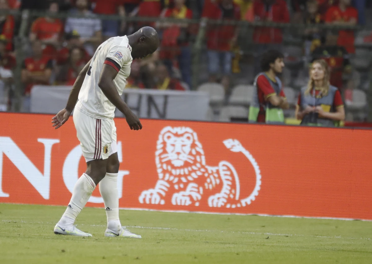 Romelu Lukaku nie zagra w środowym meczu piłkarskiej Ligi Narodów z Polską w Brukseli - poinformowała belgijska federacja. Napastnik Chelsea Londyn w spotkaniu z Holandią doznał kontuzji kostki.