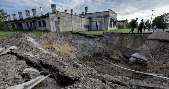 Trwają walki na ulicach Siewierodoniecka. Rosja przekazała Ukrainie pierwsze ciała żołnierzy, którzy zginęli podczas obrony Azowstalu. Ukrainę niepokoi porozumienie Turcji i Rosji w sprawie eksportu ukraińskiego zboża - podaje Bloomberg. Rosjanie przez pomyłkę ostrzelali miejscowość na własnym terytorium. Zebraliśmy dla Was najważniejsze informacje ze 103. dnia rosyjskiej inwazji na Ukrainę.