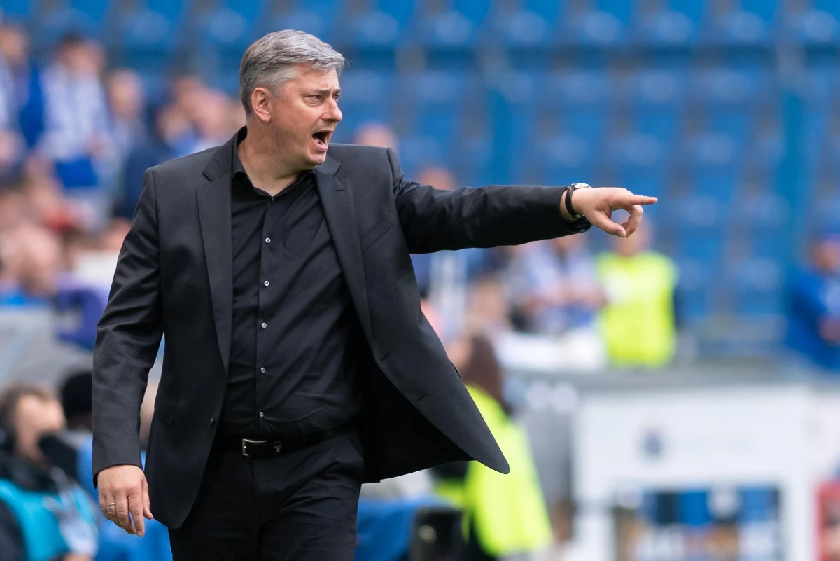 Maciej Skorża nie jest już trenerem piłkarzy mistrza Polski Lecha Poznań - poinformował klub. Umowę rozwiązano na prośbę szkoleniowca, który tłumaczył swoją decyzję "względami osobistymi".