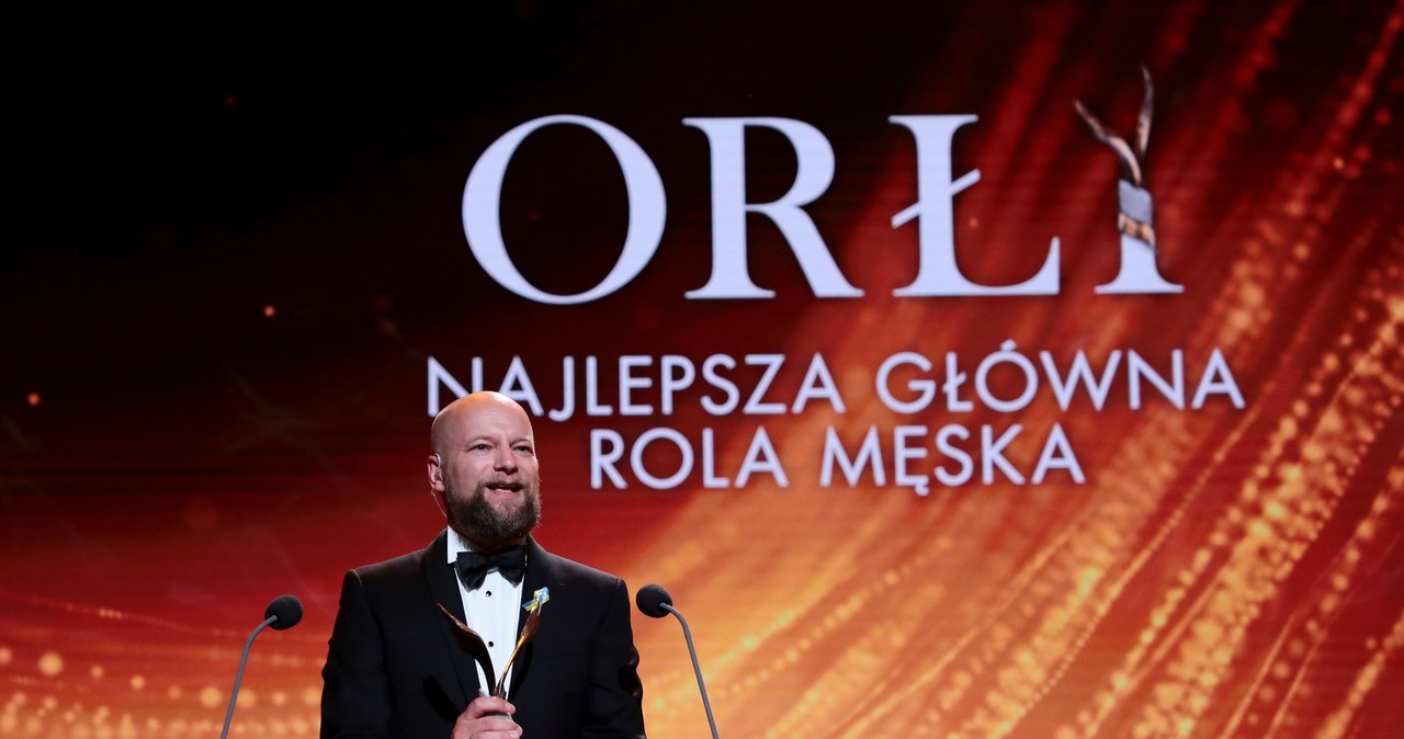 Poznaliśmy laureatów 24. edycji Orłów - nagród Polskiej Akademii Filmowej. Uroczysta gala odbyła się 6 czerwca w Teatrze Polskim w Warszawie. Filmem roku okazała się "Aida" w reżyserii Jasmili Žbanić. W kategoriach aktorskich triumfowali Agata Buzek i Maciej Stuhr. Największym przegranym gali jest film "Żeby nie było śladów", który otrzymał aż 13 nominacji do Orłów, ale zdobył tylko jedną nagrodę.