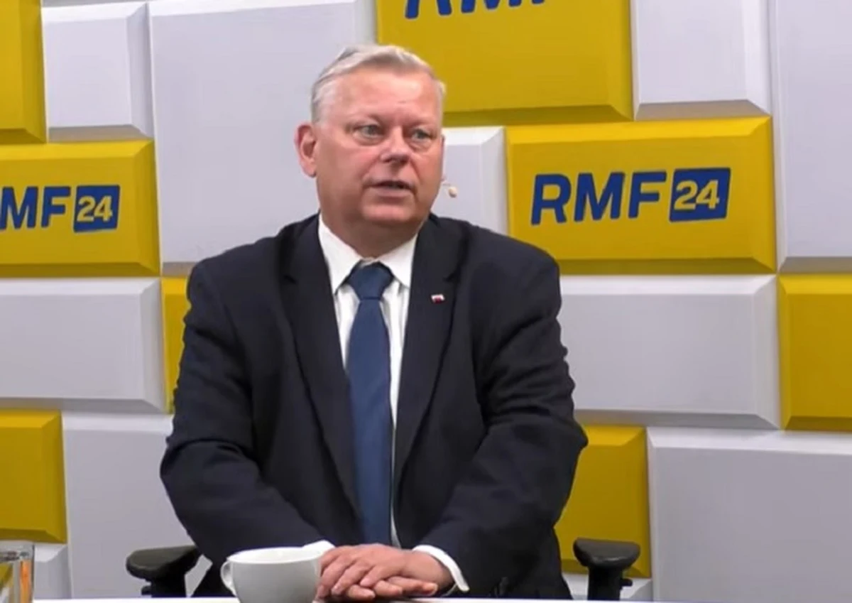 "Głosowałem za Krajowym Planem Odbudowy, ale nie za żadnymi aneksami. Nikt nam nie przedstawiał tego rodzaju rzeczy" - mówił w Porannej rozmowie w RMF FM wiceszef klubu PiS, Marek Suski. A co ze zbieraniem chrustu na opał? "Sądzę, że to przejdzie do jakiejś historii takich niezręcznych wypowiedzi" - ocenił gość Roberta Mazurka.