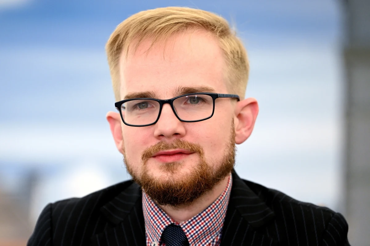 Obowiązująca do 31 lipca tarcza antyinflacyjna będzie przedłużona najprawdopodobniej o 3 miesiące - powiedział we wtorek wiceminister finansów Piotr Patkowski. Ocenił, że schładzanie inflacji to perspektywa trzeciego, może czwartego kwartału.