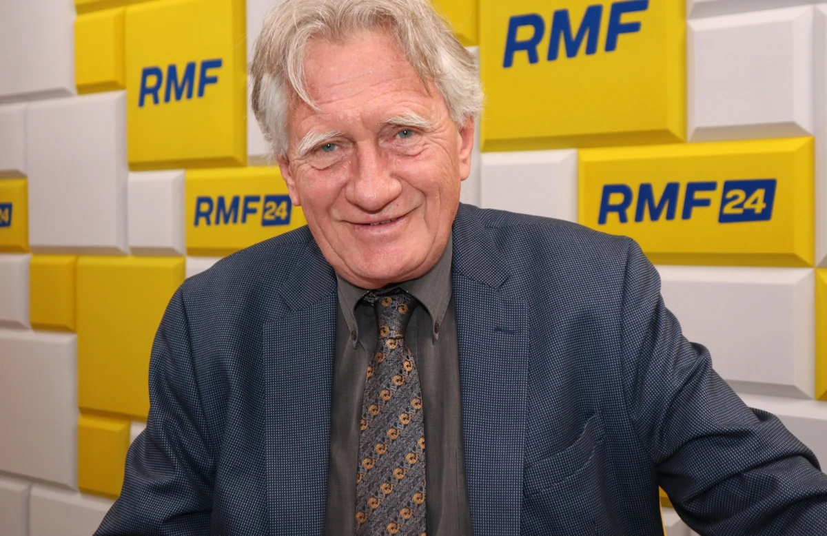 "3 tys. zł za tonę węgla, który służy do ogrzewania i w dużej części do gotowania posiłków, dla gospodarstw indywidualnych - to jest zabójstwo, to jest nie do przeskoczenia cena" - mówi Piotr Woźniak w Popołudniowej rozmowie w RMF FM. "Potrzebna jest przyzwoita definicja ubóstwa energetycznego. W państwach unijnych, które są cywilizowane, np. w Wielkiej Brytanii i we Francji - definiuje się to jako 10 procent dochodów dyspozycyjnych. Czyli jeżeli 10 proc. pieniędzy, które ma gospodarstwo domowe, jest wydawane na potrzeby grzewcze, energię (...) - to taka rodzina jest kwalifikowana jako zubożała energetycznie i podlega wsparciu" - dodaje były minister gospodarki i były prezes PGNiG. I ocenia: "Wątpię, czy manipulacja cenowa na rynku odniesie skutek. Stąd jest tylko krok do reglamentacji, która zawsze jest katastrofą: czy to dotyczy butów, łyżwiarstwa figurowego czy węgla. Reglamentacja jest końcem systemu wolnorynkowego".  