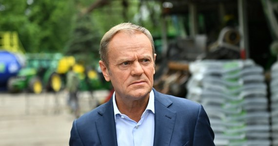 Lider PO Donald Tusk zadeklarował we wtorek w Wałbrzychu, że jeśli PO wygra wybory, zagwarantuje legalny dostęp do aborcji do 12. tygodnia ciąży po konsultacji pacjentki z lekarzem. Obiecał ponadto wprowadzenie związków partnerskich i przegląd prawa dotyczącego osób transpłciowych.