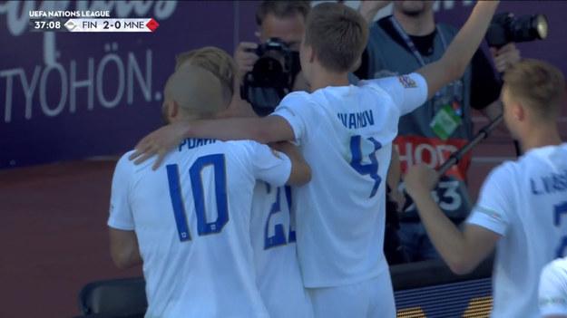 Finlandia - Czarnogóra 2-0 (2-0)
Bramki: Pohjanpalo 31, 38.

Finlandia: Hrádecký (C) – Granlund (79. Alho), Ivanov, L. Väisänen – Lingman, Niskanen, Lod (67. Valakari), Kamara (67. Schüller), R. Jensen (86. S. Väisänen) – Pohjanpalo – Pukki (67. Forss).

Rezerwowi: Eriksson, Joronen – Källman, Nissilä, Soisalo, Tenho, Uronen.
Trener: Markku Kanerva

Czarnogóra: Petković – M. Vukčević, Vujačić (68. Hakšabanović), Tomašević, Šipčić – Šćekić, Savičevič (78. Marušić), Vukotić (46. Sekulić), Radunović – Bećiraj (C) (46. Camaj), Djuranović (46. Božović).

Rezerwowi: A. Dragojević, M. Dragojević – Balić, Milović, Mugoša, Vesović, A. Vukčević.
Trener: Miograd Radulović
