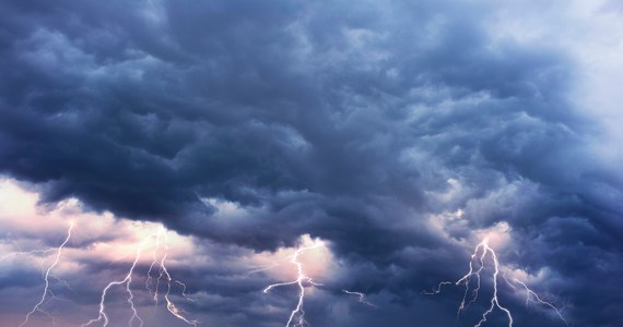 ​Instytut Meteorologii i Gospodarki Wodnej wydał ostrzeżenie pierwszego stopnia przed burzami z gradem dla południowo-wschodniej części Polski. Towarzyszące im porywy wiatru mogą dochodzić do 70 kilometrów na godzinę.